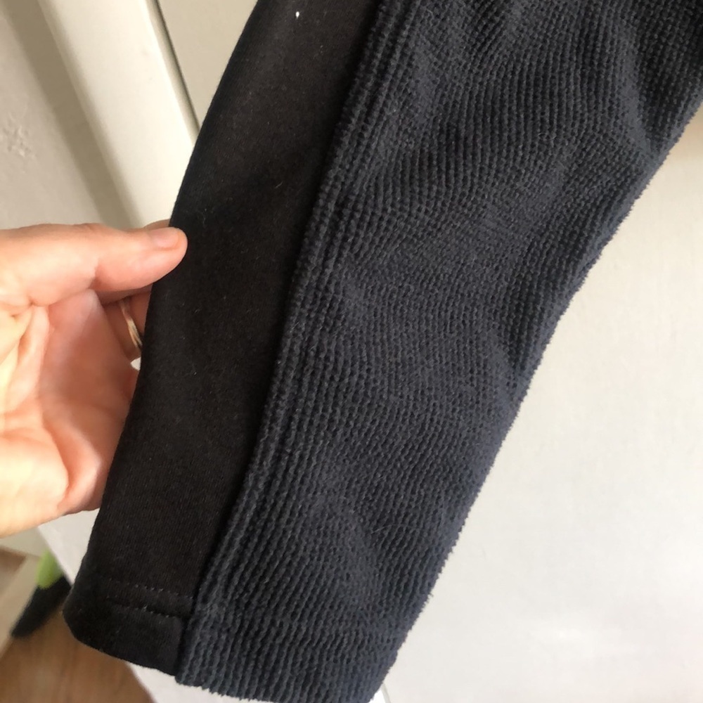 Cabela’s men’s black fleece sweater - Picture 4 of 9